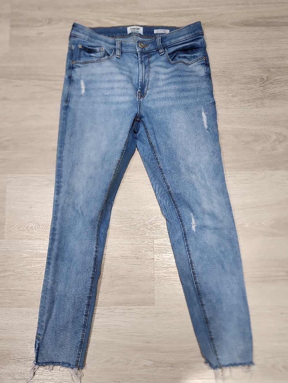 Kensie Light Blue Distressed Skinny Jeans Size 8